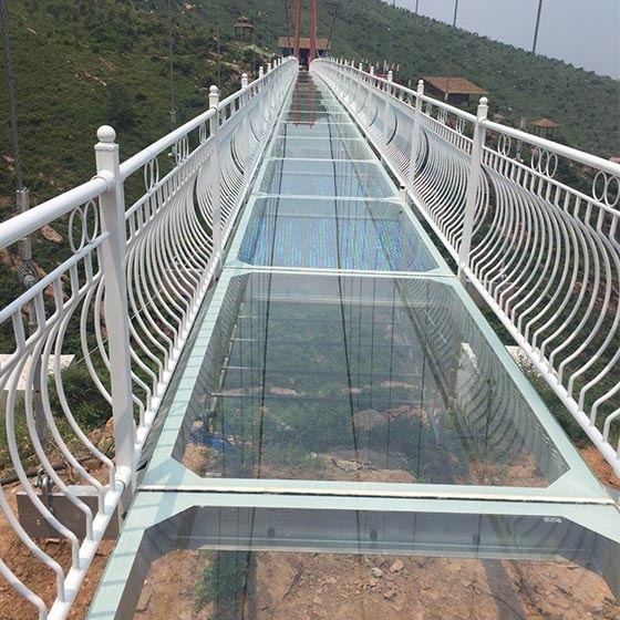 百色双层玻璃吊桥